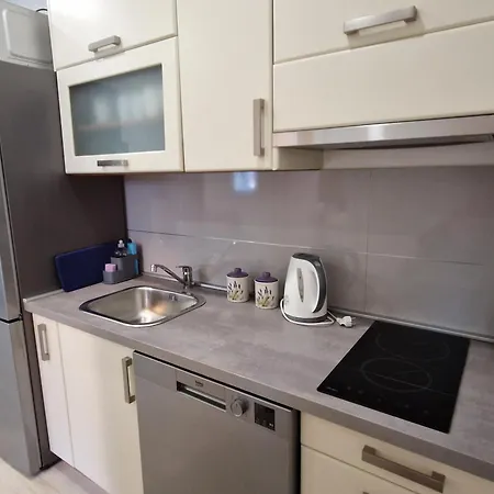Melanie Apartman *