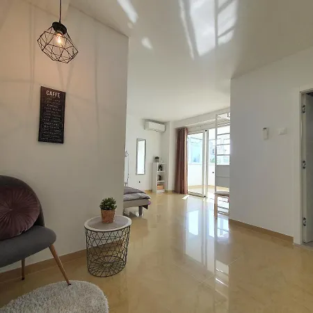 Melanie Apartment